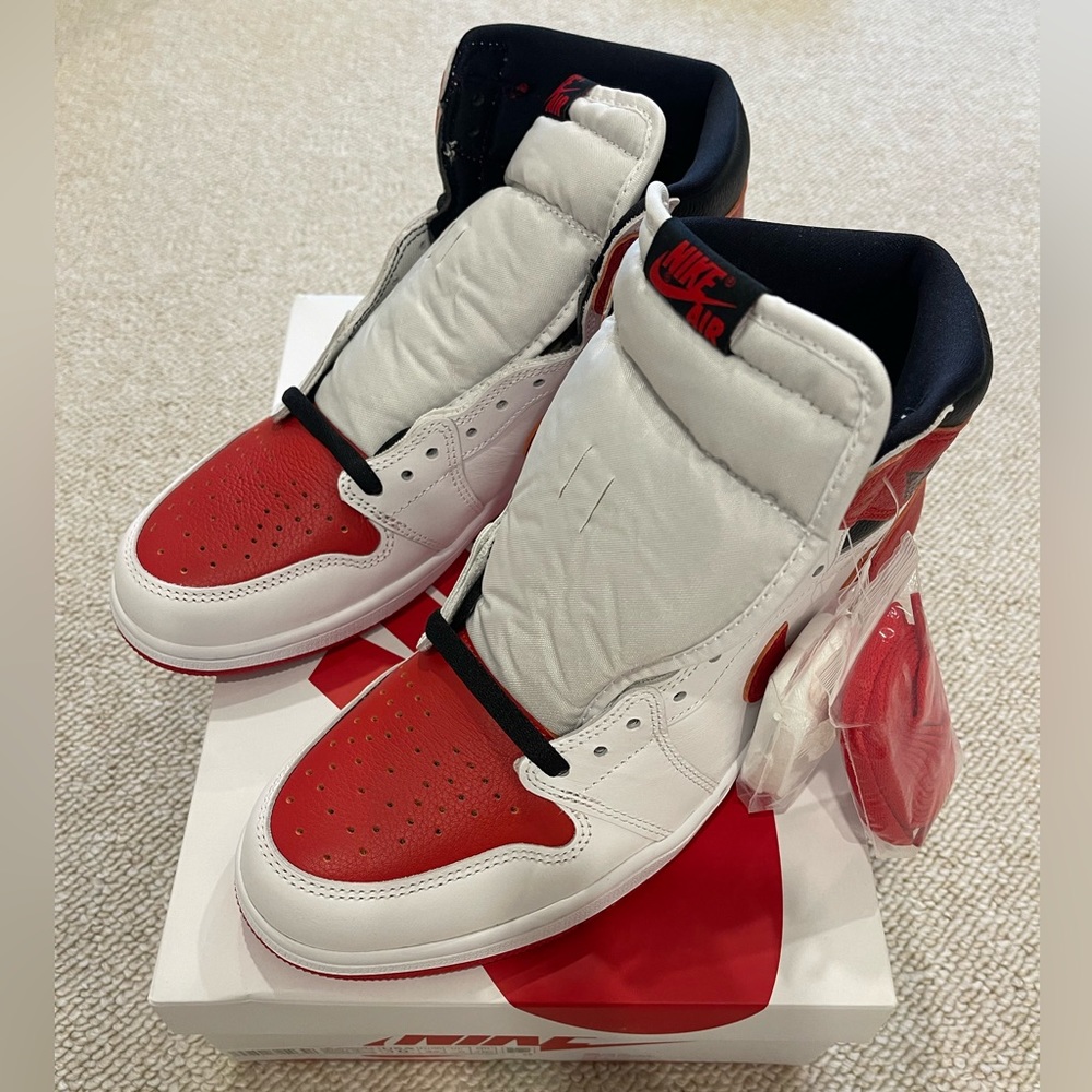 DS Brand New Nike Air Jordan 1 Retro OG High in Heritage Red Mens size 10